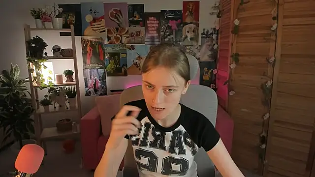 KiraMontoya online show from 16, 2, 2025