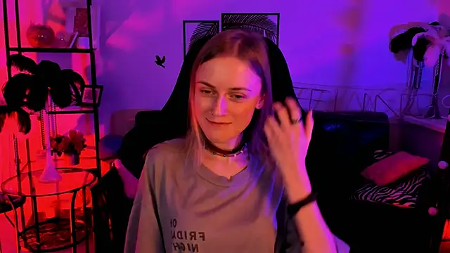 KiraMontoya online show from 19, 2, 2025