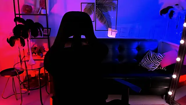 KiraMontoya online show from 21, 2, 2025