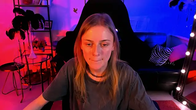 KiraMontoya online show from 21, 2, 2025