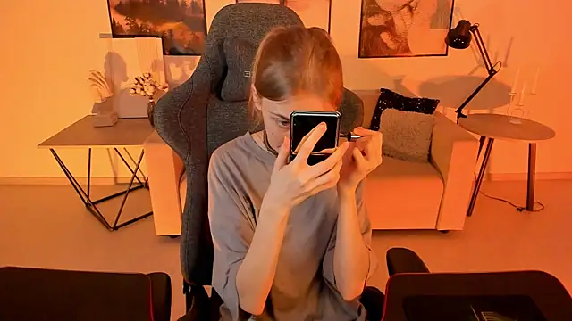 KiraMontoya online show from 5, 3, 2025