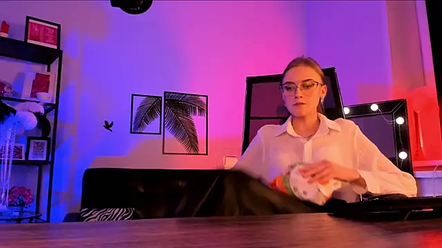 KiraMontoya online show from 20, 3, 2025