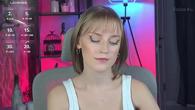 KiraMontoya online show from 5, 1, 2026