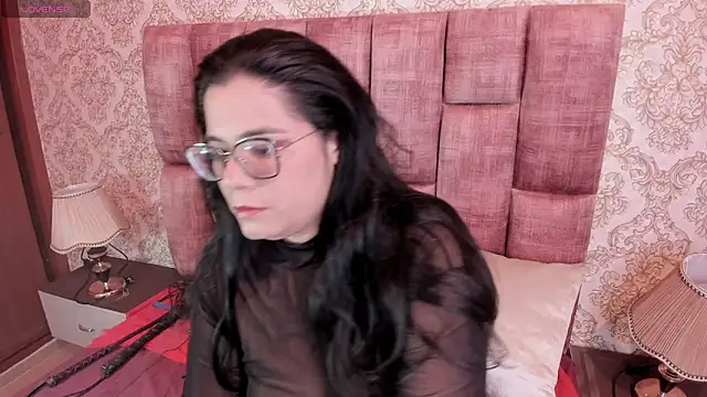 Julieta Carden  online show from 5, 8, 2026
