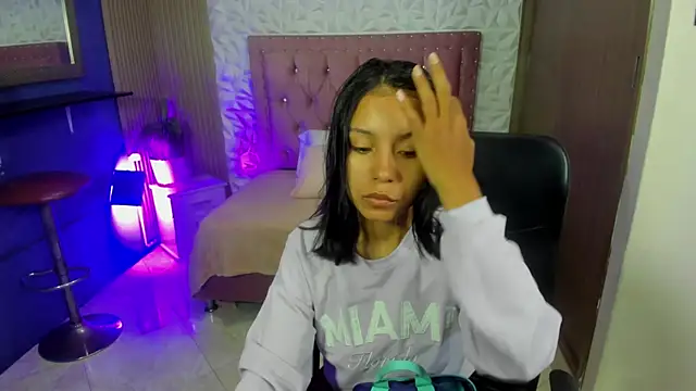 Snapshot of julieta_fn chatting on 27, 7, 2026 julieta fn online show from 27, 7, 2026