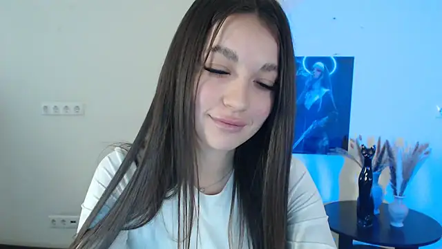 Eva Eldis online show from 5, 3, 2025