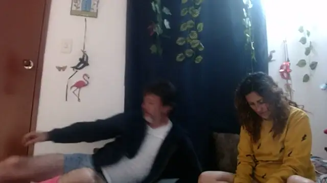 jeans and emma online show from 18, 3, 2025