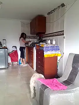 jeans and emma online show from 18, 3, 2025