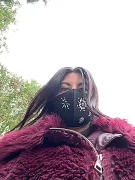 Loveblackzilla online show from 11, 10, 2025