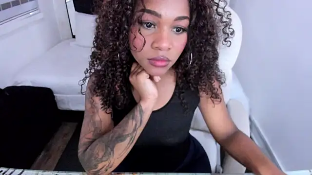 tylla  online show from 14, 3, 2025