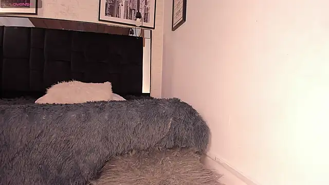 tylla  online show from 8, 11, 2025