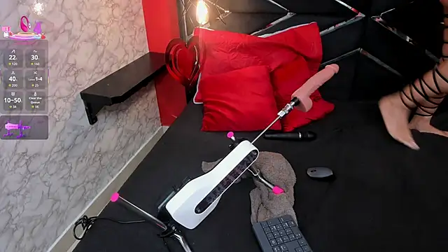 IVISBOUNCYASS online show from 13, 9, 2025