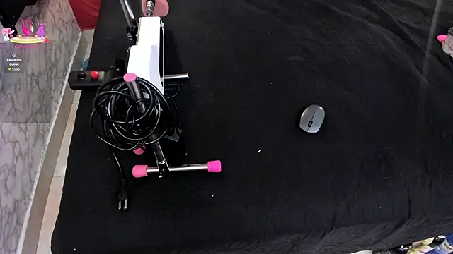 IVISBOUNCYASS online show from 13, 4, 2026