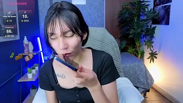 Miaa Lee7 online show from 26, 5, 2026
