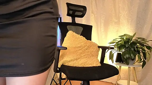 sophia dumont online show from 17, 4, 2026