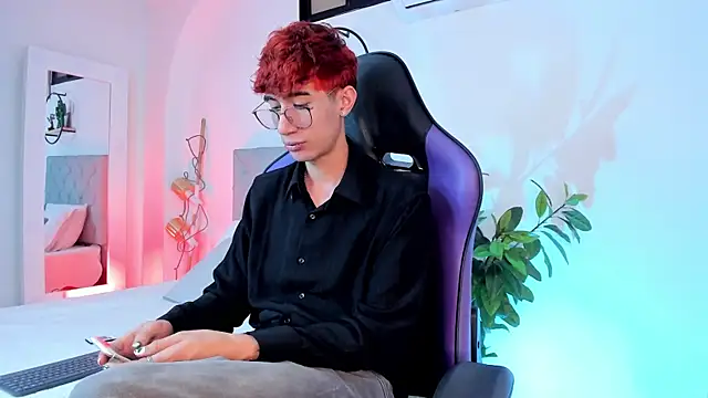 NovaaWheler online show from 3, 3, 2025