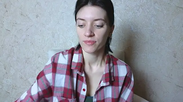 roxy riot  online show from 18, 3, 2025