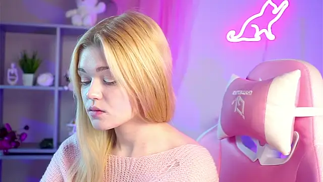 Snapshot of AdeleCartier chatting on 17, 3, 2025 AdeleCartier online show from 17, 3, 2025