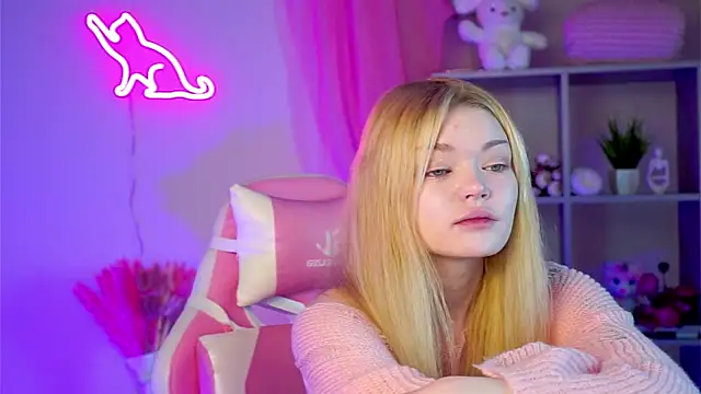 Snapshot of AdeleCartier chatting on 22, 3, 2025 AdeleCartier online show from 22, 3, 2025