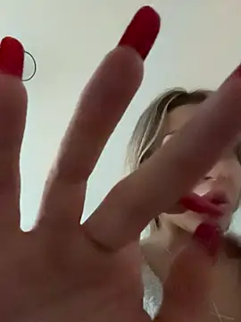 Snapshot of BonyBon29 chatting on 16, 12, 2025 BonyBon29 online show from 16, 12, 2025