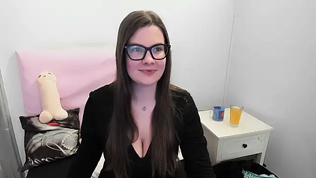 Snapshot of CarolineFlirt chatting on 12, 3, 2026 CarolineFlirt online show from 12, 3, 2026