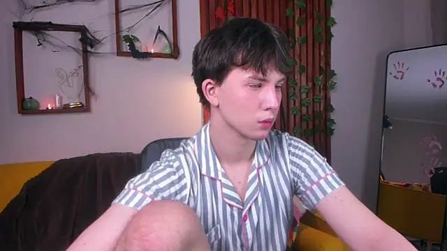 AdrianoAubert online show from 31, 10, 2025