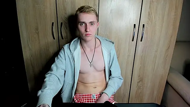 crazybottom99 online show from 8, 3, 2025