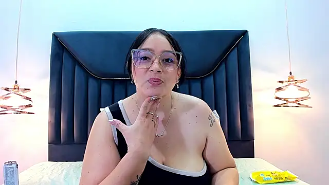 Snapshot of ZamiraGates chatting on 26, 2, 2025 ZamiraGates online show from 26, 2, 2025