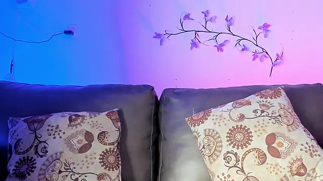 Snapshot of Sara_Falak chatting on 1, 12, 2025 Sara Falak online show from 1, 12, 2025