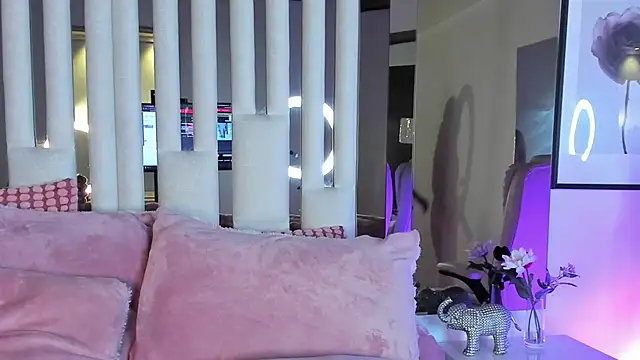 Snapshot of Cloee_Rainbow1 chatting on 17, 3, 2026 Cloee Rainbow1 online show from 17, 3, 2026