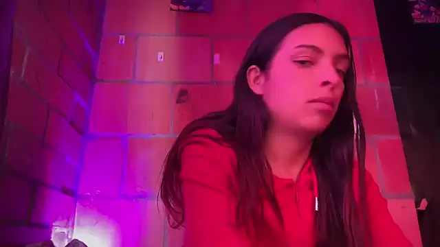Skye Moore online show from 31, 7, 2026