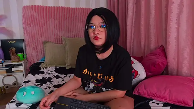 Snapshot of NataliaNovak chatting on 8, 5, 2026 NataliaNovak online show from 8, 5, 2026