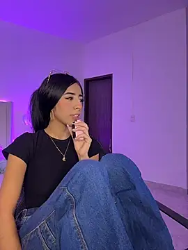 Mirandaa Rogers online show from 25, 7, 2026