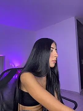 Mirandaa Rogers online show from 28, 7, 2026
