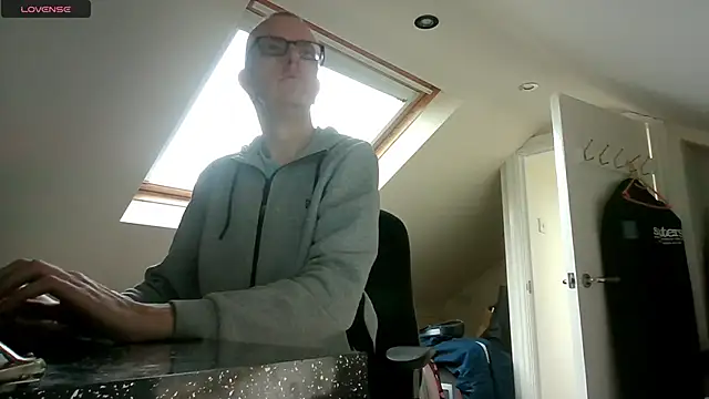 AdmiredThirty online show from 14, 12, 2025