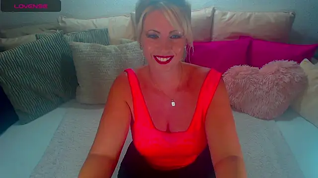 Lex McQueen online show from 24, 7, 2026