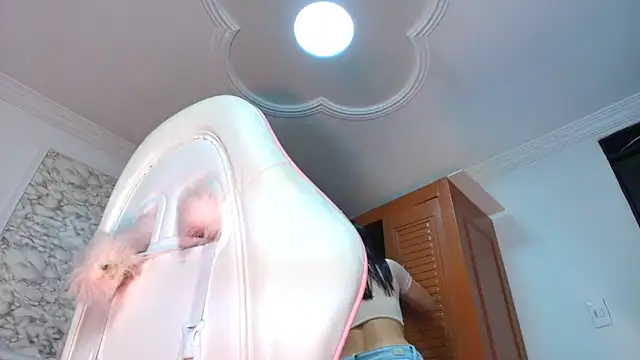 Snapshot of Danella_houston chatting on 2, 10, 2025 Danella houston online show from 2, 10, 2025