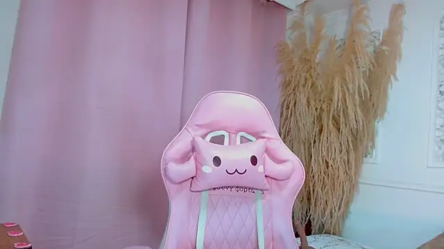 Danella houston online show from 24, 4, 2026