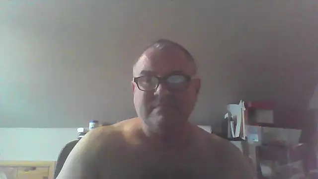 Snapshot of mkestr69 chatting on 1, 12, 2025 mkestr69 online show from 1, 12, 2025