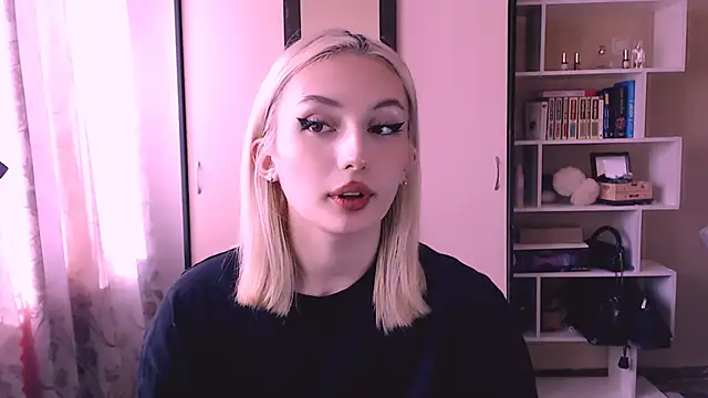 beauty blonde online show from 6, 3, 2025