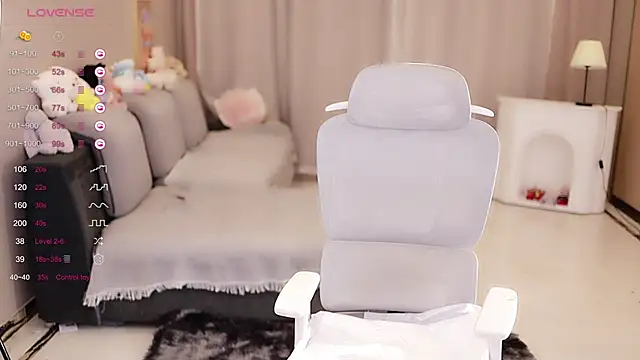 Moonccoi online show from 18, 2, 2025