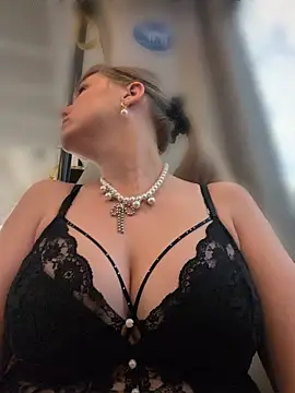 Sexybiene969 online show from 16, 4, 2026