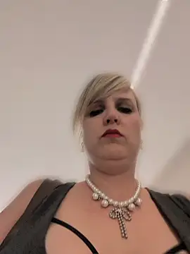 Snapshot of Sexybiene969 chatting on 19, 5, 2026 Sexybiene969 online show from 19, 5, 2026