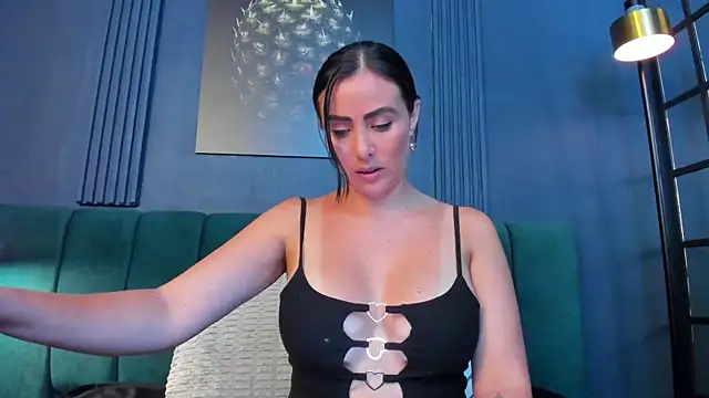 scarlet edwars online show from 24, 4, 2026