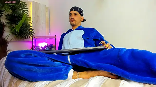 Dirty Kingg online show from 4, 10, 2025