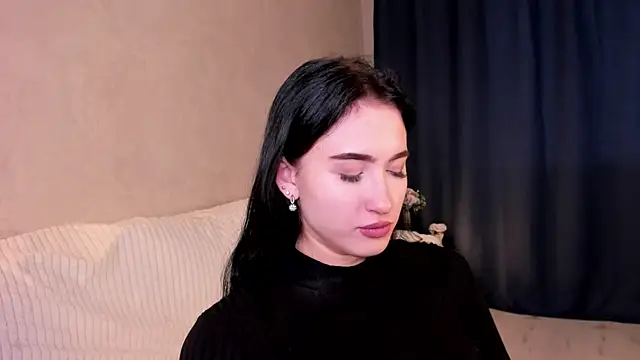 LynnaHandley online show from 11, 2, 2025