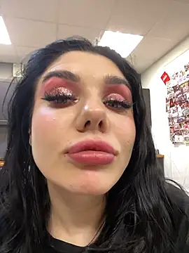 MaeveMoon online show from 10, 1, 2026