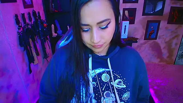 cherryy bombshelll online show from 17, 10, 2025