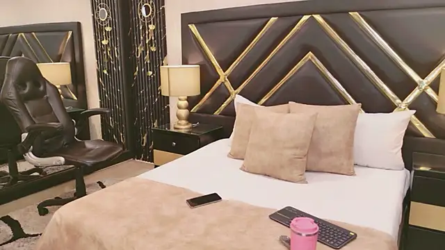 SophieWinsloow online show from 23, 4, 2026