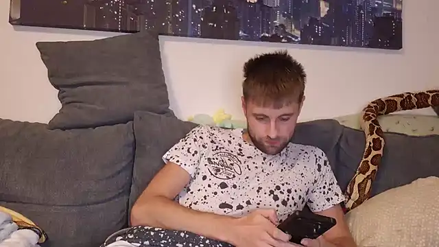 Snapshot of ademandjulia chatting on 6, 11, 2025 ademandjulia online show from 6, 11, 2025